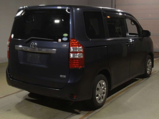 TOYOTA NOAH 2012