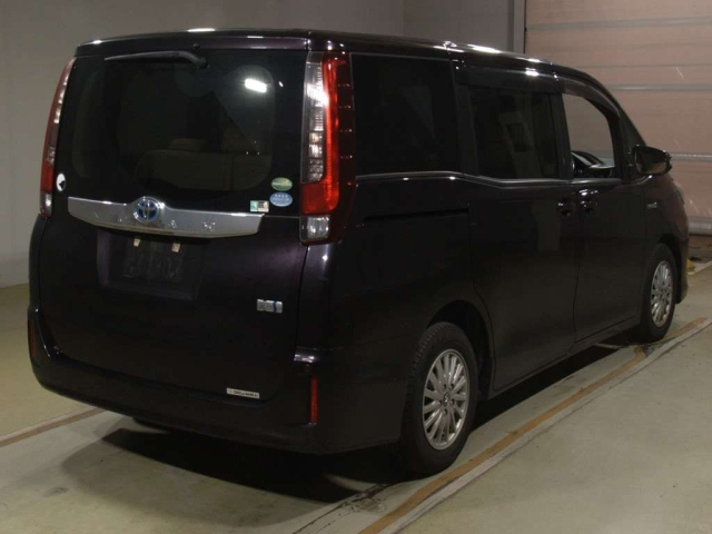 TOYOTA NOAH 2014