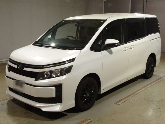 TOYOTA VOXY 2017