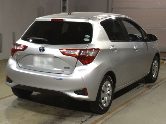 TOYOTA VITZ 2018