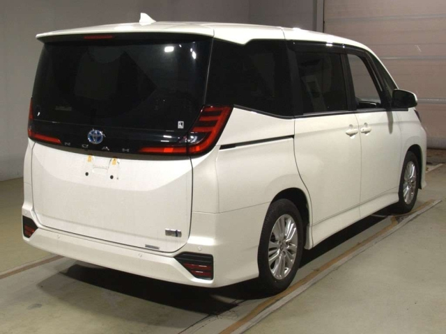 TOYOTA NOAH 2022