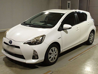 TOYOTA AQUA 2013