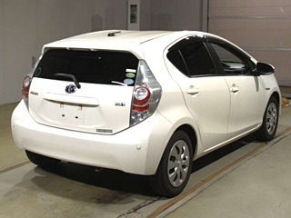 TOYOTA AQUA 2013