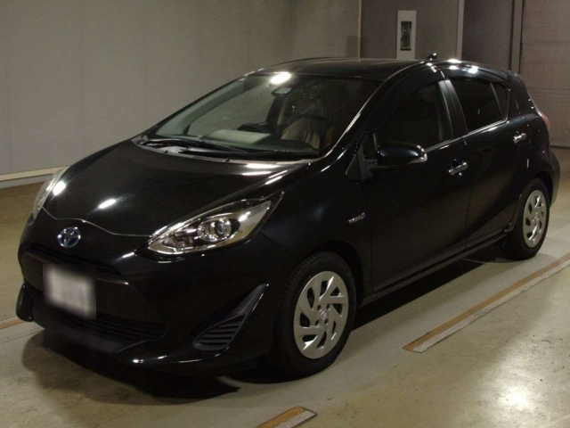 TOYOTA AQUA 2018