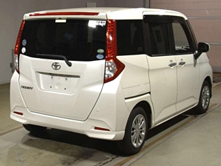 TOYOTA ROOMY 2016
