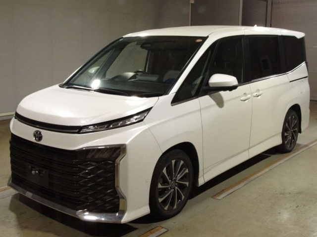 TOYOTA VOXY 2022