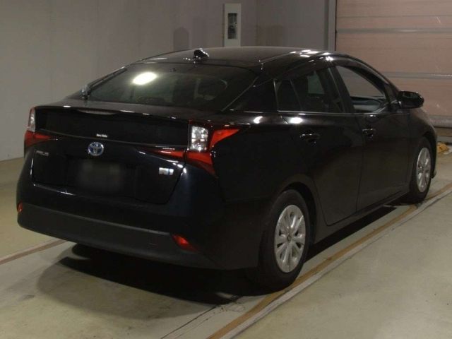 TOYOTA PRIUS 2021