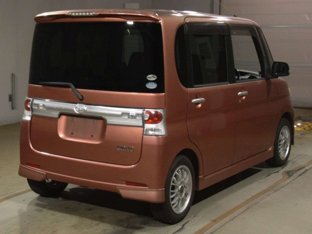 DAIHATSU TANTO 2008