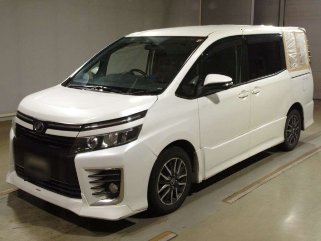 TOYOTA VOXY 2014