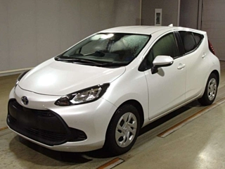 TOYOTA AQUA 2021