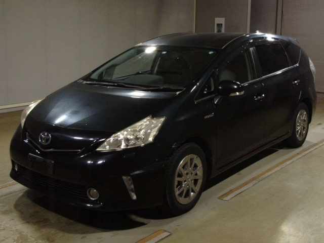 TOYOTA PRIUS ALPHA 2014