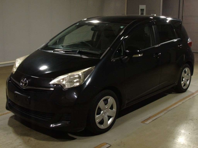 TOYOTA RACTIS 2011