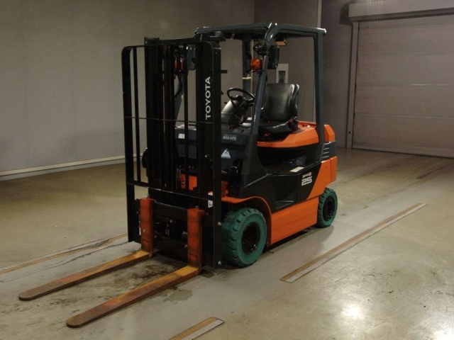 TOYOTA FORKLIFT 2022