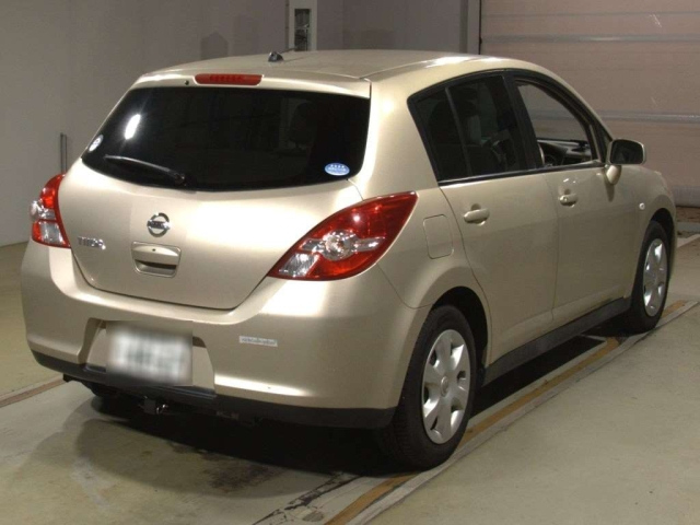 NISSAN TIIDA 2012