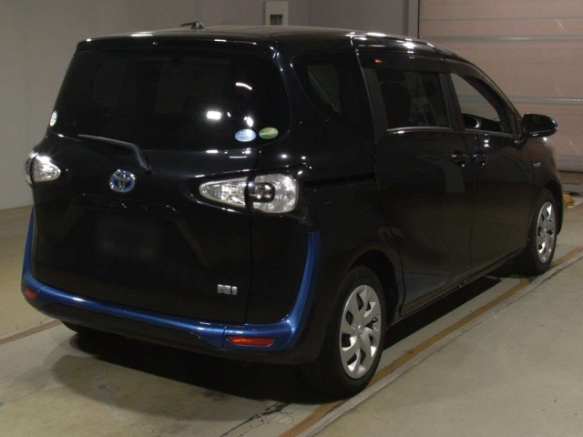 TOYOTA SIENTA 2016