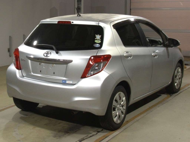 TOYOTA VITZ 2012