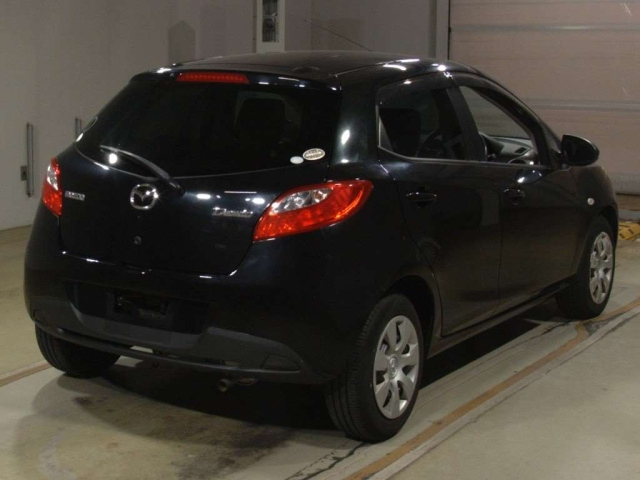 MAZDA DEMIO 2010