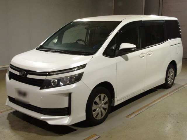TOYOTA VOXY 2014