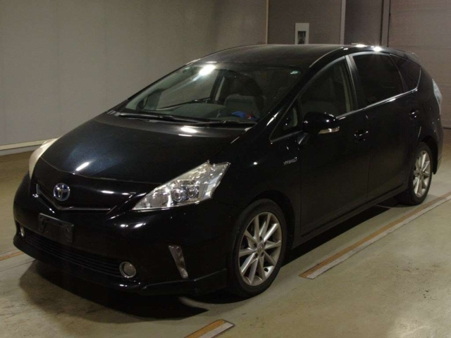 TOYOTA PRIUS ALPHA 2012