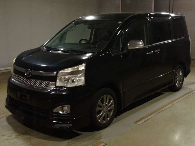 TOYOTA VOXY 2012