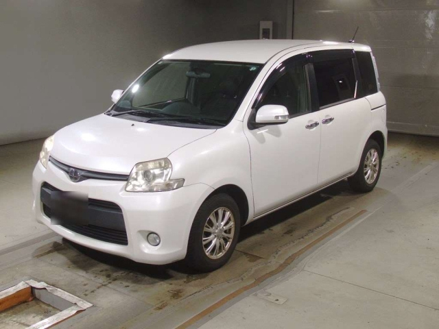TOYOTA SIENTA 2011