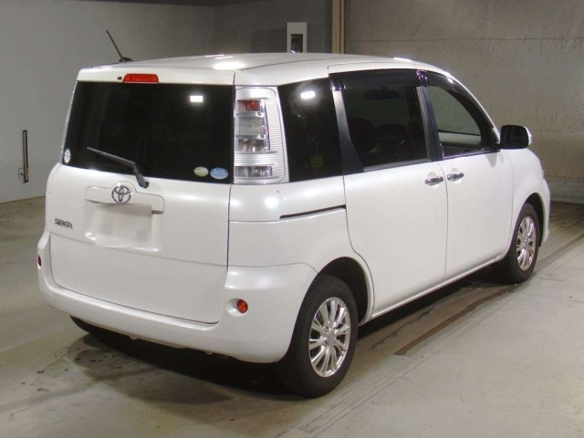 TOYOTA SIENTA 2011