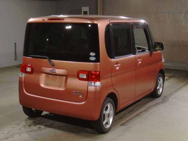 DAIHATSU TANTO 2008