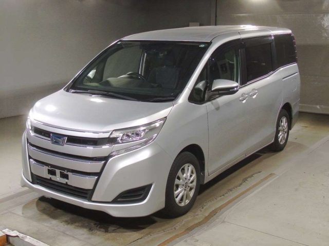 TOYOTA NOAH 2020