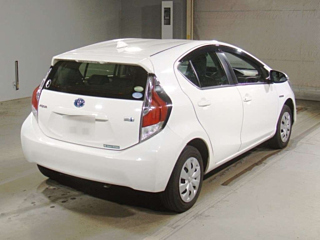 TOYOTA AQUA 2016