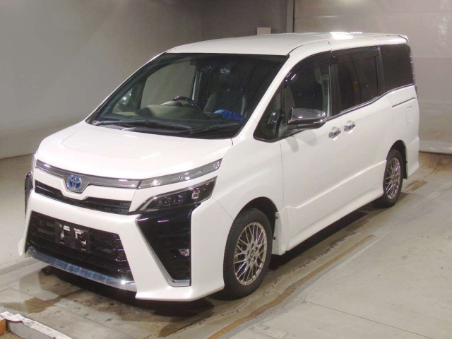 TOYOTA VOXY 2021