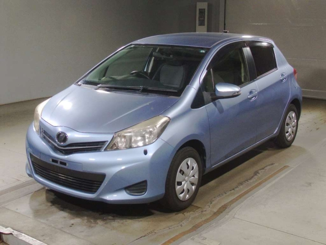 TOYOTA VITZ 2013