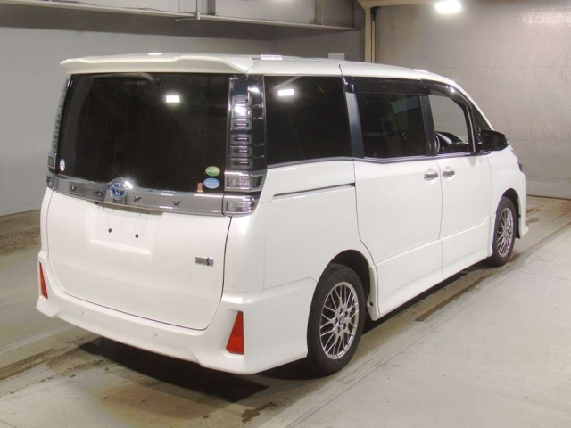 TOYOTA VOXY 2021