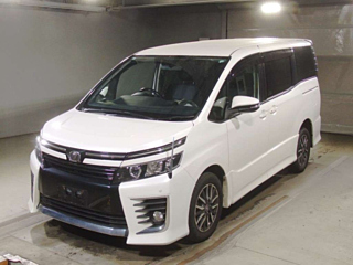 TOYOTA VOXY 2014