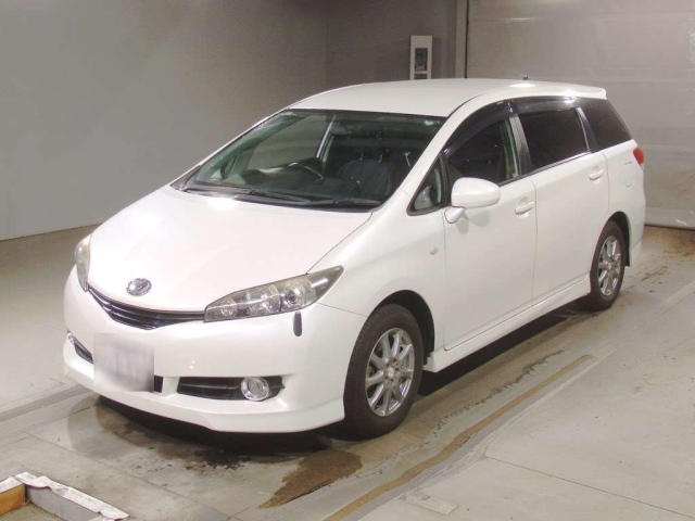 TOYOTA WISH 2011