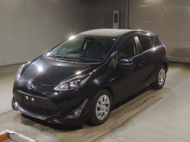 TOYOTA AQUA 2019