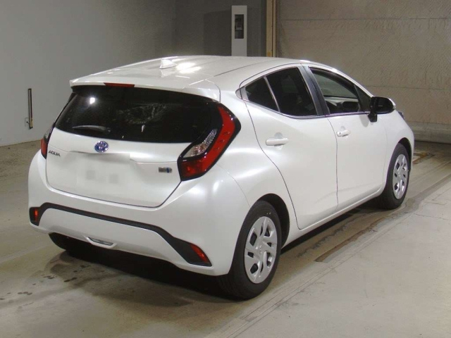 TOYOTA AQUA 2022