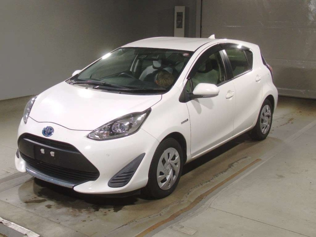 TOYOTA AQUA 2020