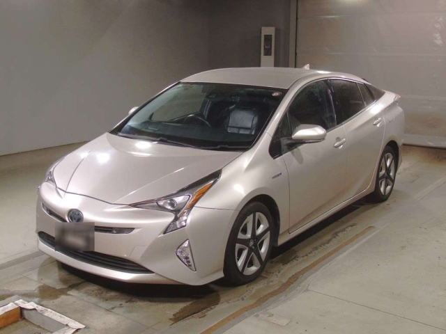TOYOTA PRIUS 2016