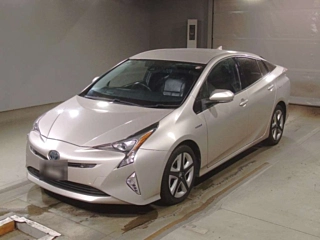 TOYOTA PRIUS 2016
