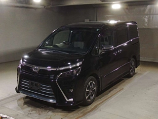 TOYOTA VOXY 2018