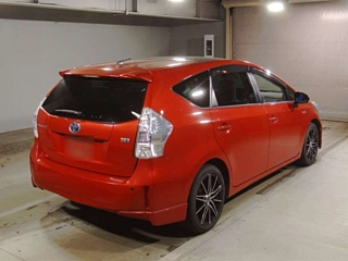 TOYOTA PRIUS ALPHA 2012