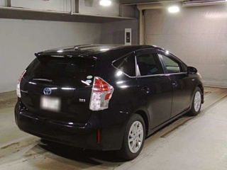 TOYOTA PRIUS ALPHA 2015