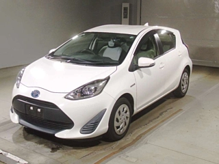 TOYOTA AQUA 2017
