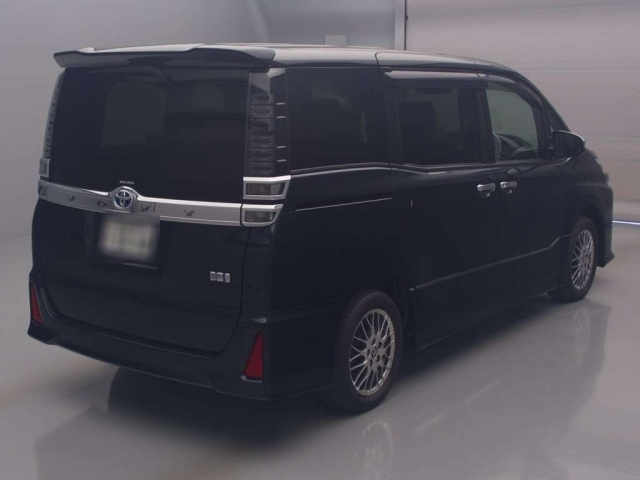 TOYOTA VOXY 2021