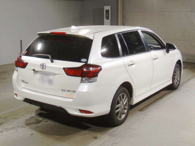 TOYOTA COROLLA FIELDER 2015