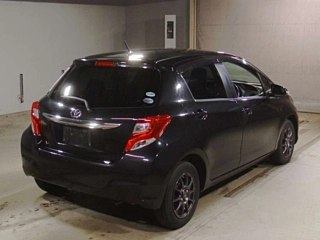 TOYOTA VITZ 2015