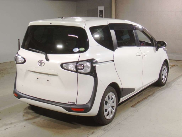 TOYOTA SIENTA 2017