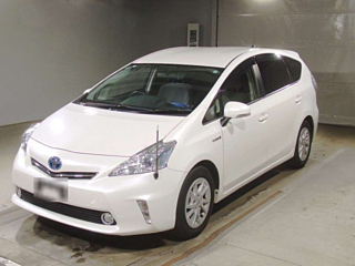 TOYOTA PRIUS ALPHA 2012