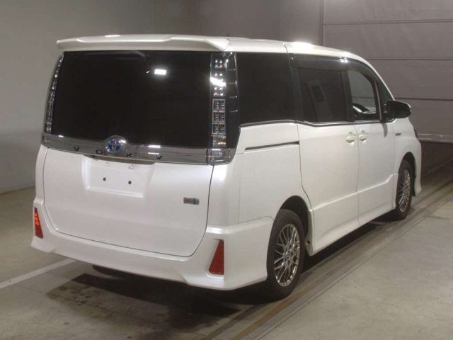 TOYOTA VOXY 2016