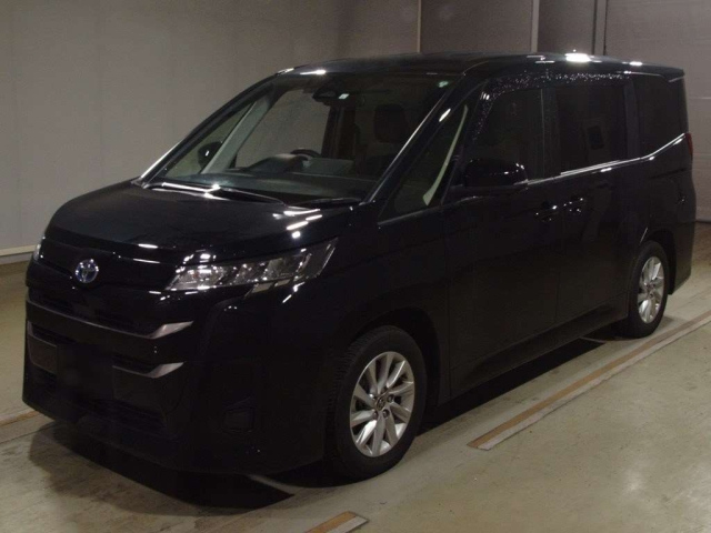 TOYOTA NOAH 2023